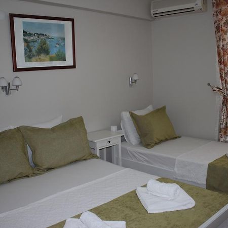 بوزجادا Ilyada Hotel المظهر الخارجي الصورة