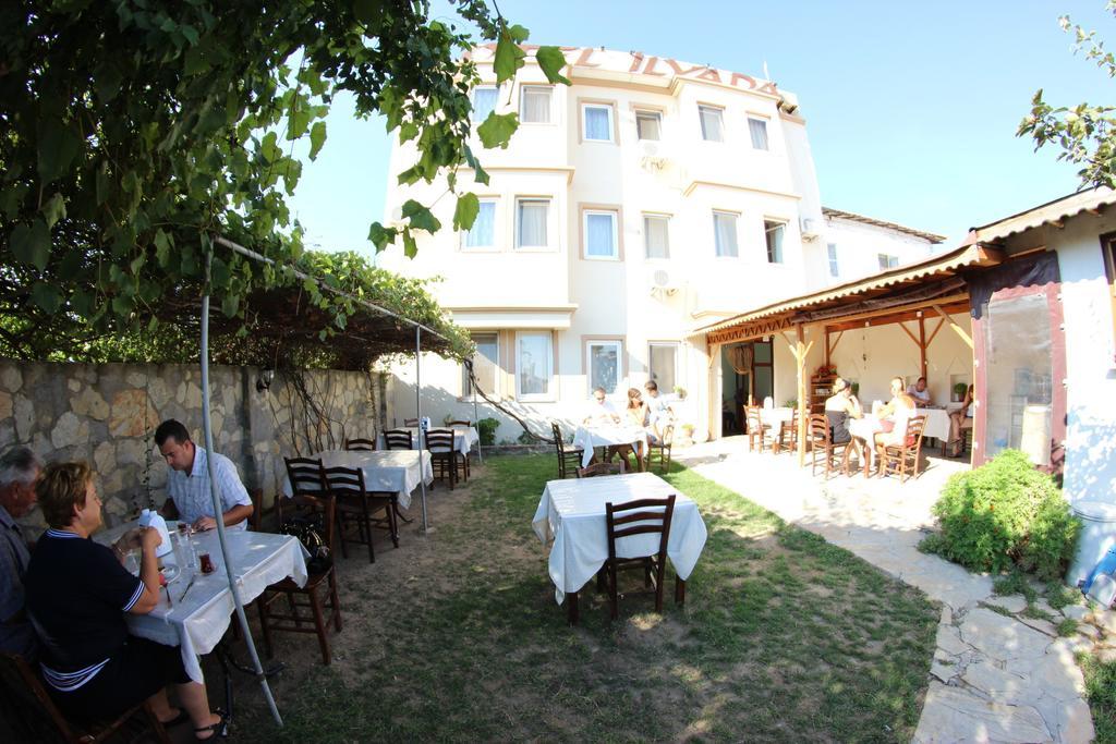 بوزجادا Ilyada Hotel الغرفة الصورة
