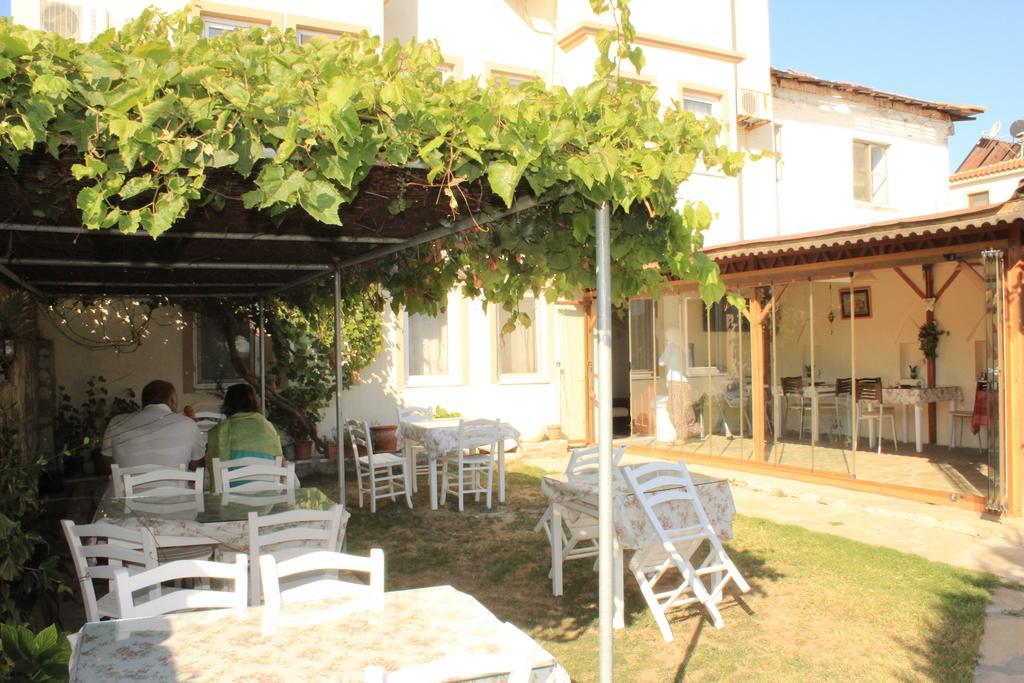 بوزجادا Ilyada Hotel المظهر الخارجي الصورة