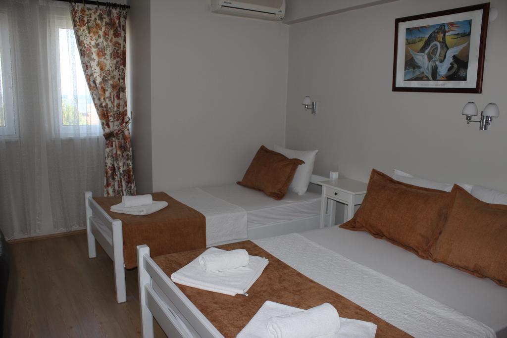 بوزجادا Ilyada Hotel المظهر الخارجي الصورة