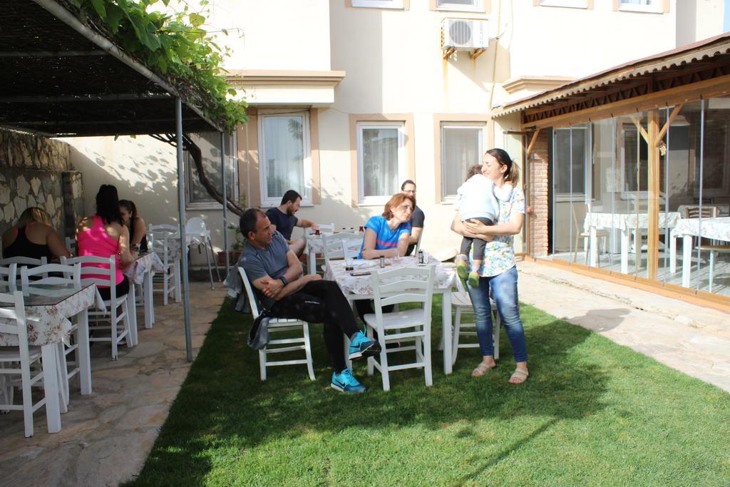 بوزجادا Ilyada Hotel المظهر الخارجي الصورة
